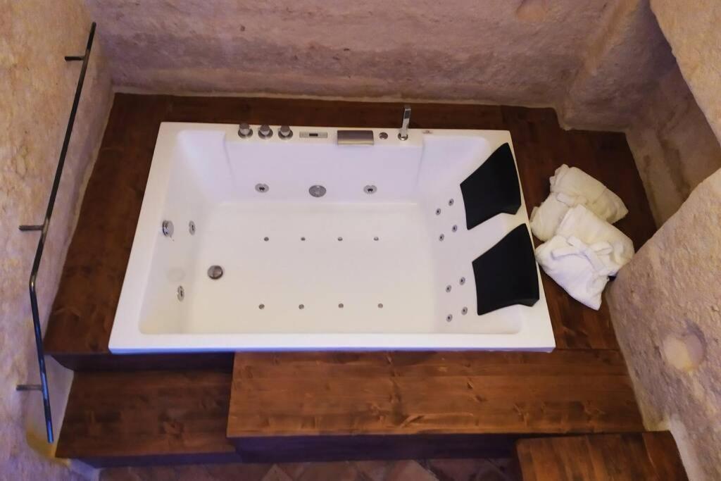 Fornaci 46 Sassi Con Idromassaggio Vila Matera Exterior foto